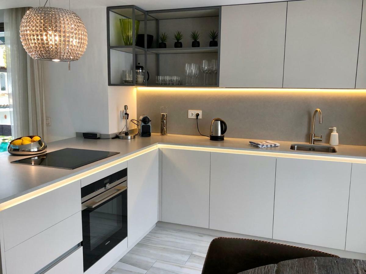 Luxury Apartment In La Isla, Walking Distance To Puerto Banus Марбелья Экстерьер фото