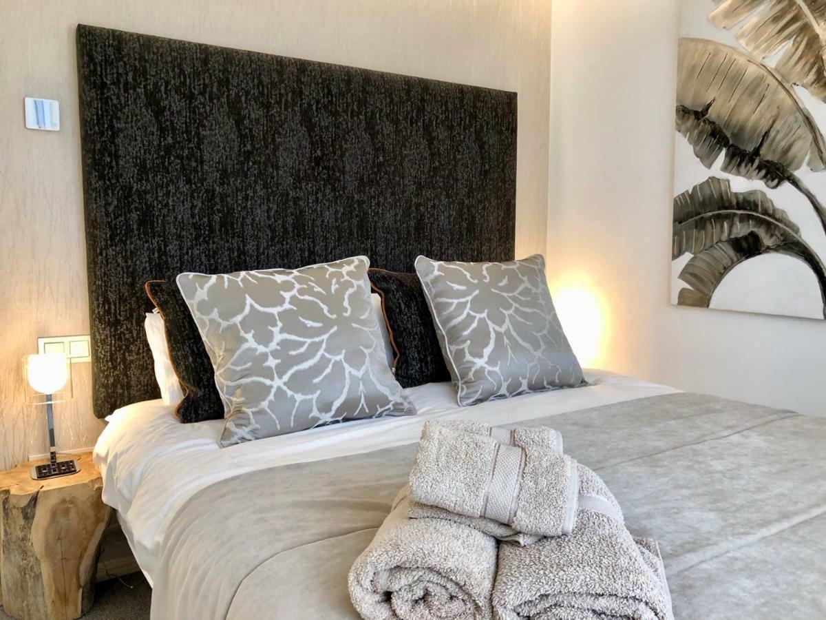 Luxury Apartment In La Isla, Walking Distance To Puerto Banus Марбелья Экстерьер фото